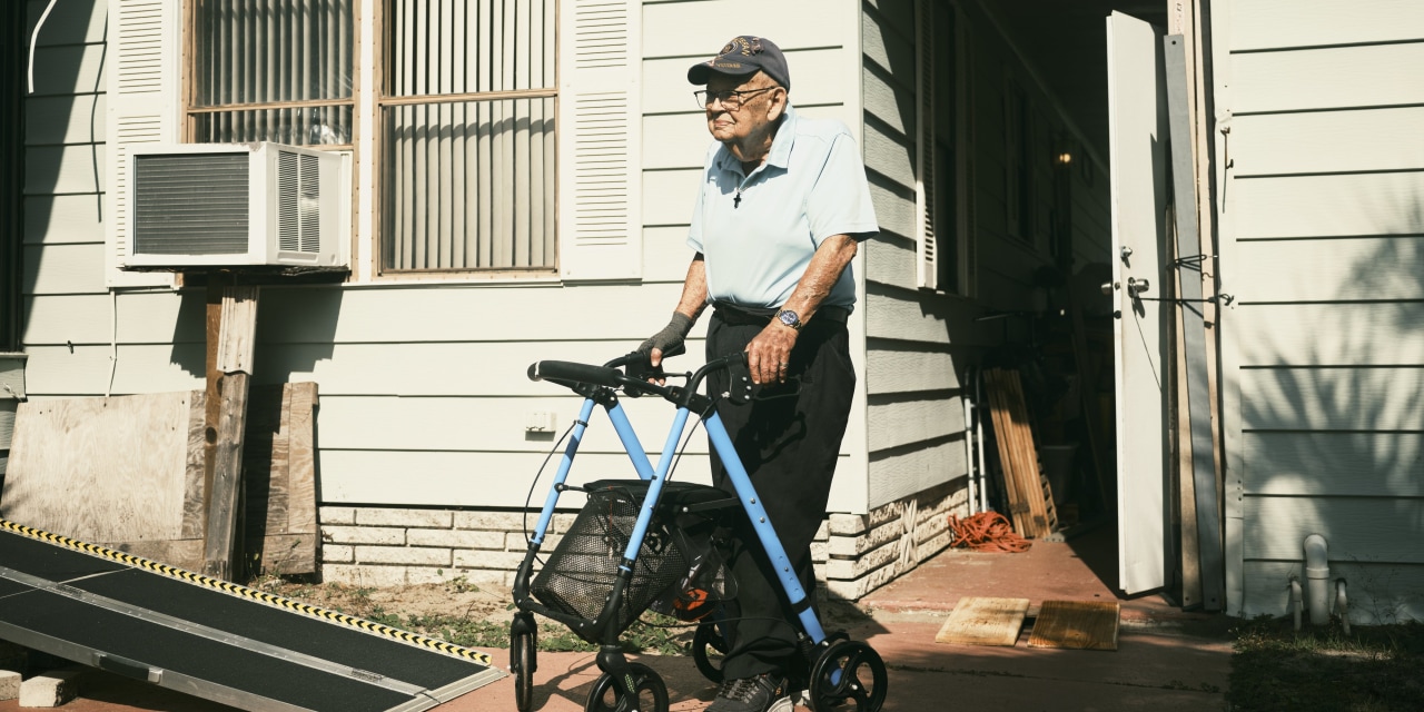 Arian Campo-Flores / Wall Street Journal:
The Dream of a Florida Retirement Is Fading for the Middle Class&nbsp; —&nbsp; The Sunshine State used to be where all walks of life could afford to retire.&nbsp; That's changing as it grows pricier.&nbsp; —&nbsp; SARASOTA, Fla.—Michele Butle…