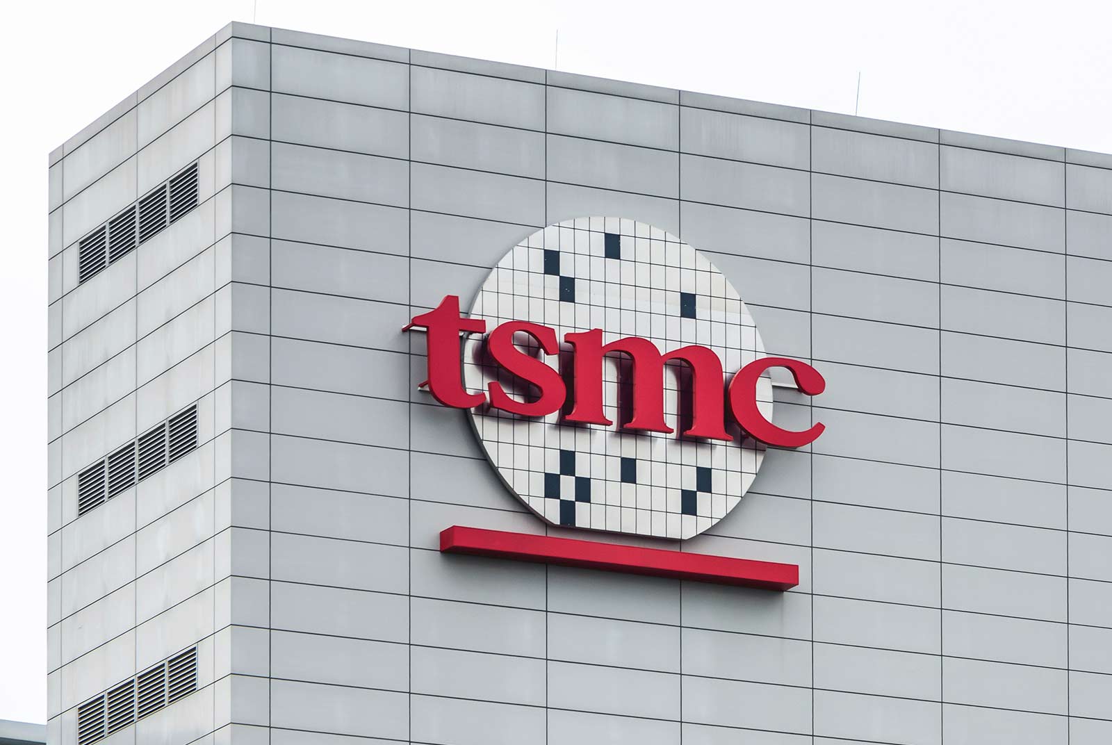 One of the biggest concerns when discussing the production of chips in the US is the sustainability of this process, given that for companies like TSMC, manufacturing in America results in a significant reduction in gross margins. TSMC Sees a Huge Rise in Ope…