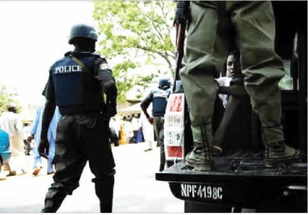 Oyo State Police Command has arrested three teenagers with a locally made firearm during a routine stop-and-search, linking them to armed robberies.

Read More: https://punchng.com/three-oyo-teenagers-arrested-with-firearm/