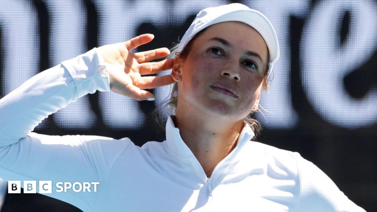 Yulia Putintseva turns to a song about rabbits to drown out the "disrespectful" crowd during her Australian Open third-round match.