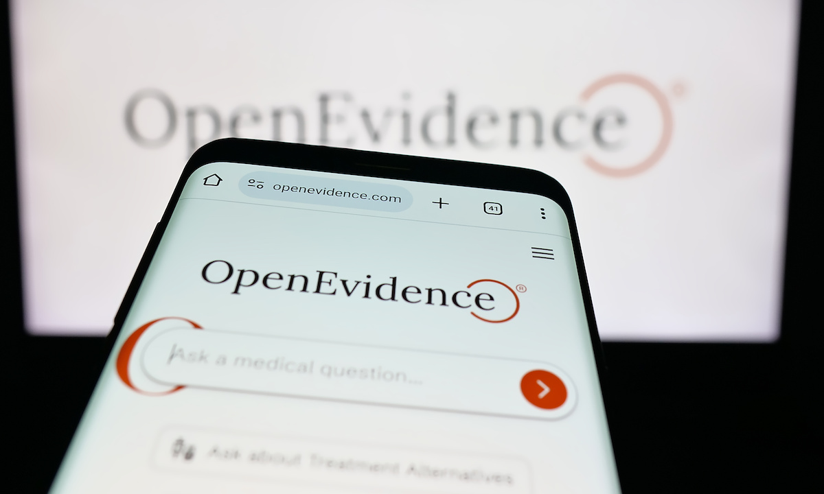 Medical-focused artificial intelligence (AI) startup OpenEvidence has reportedly raised $250 million in new funding. The round values the company—dubbed the “ChatGPT for doctors”—at $12 billion, company officials told CNBC Wednesday (Jan. 21). OpenEvidence, f…
