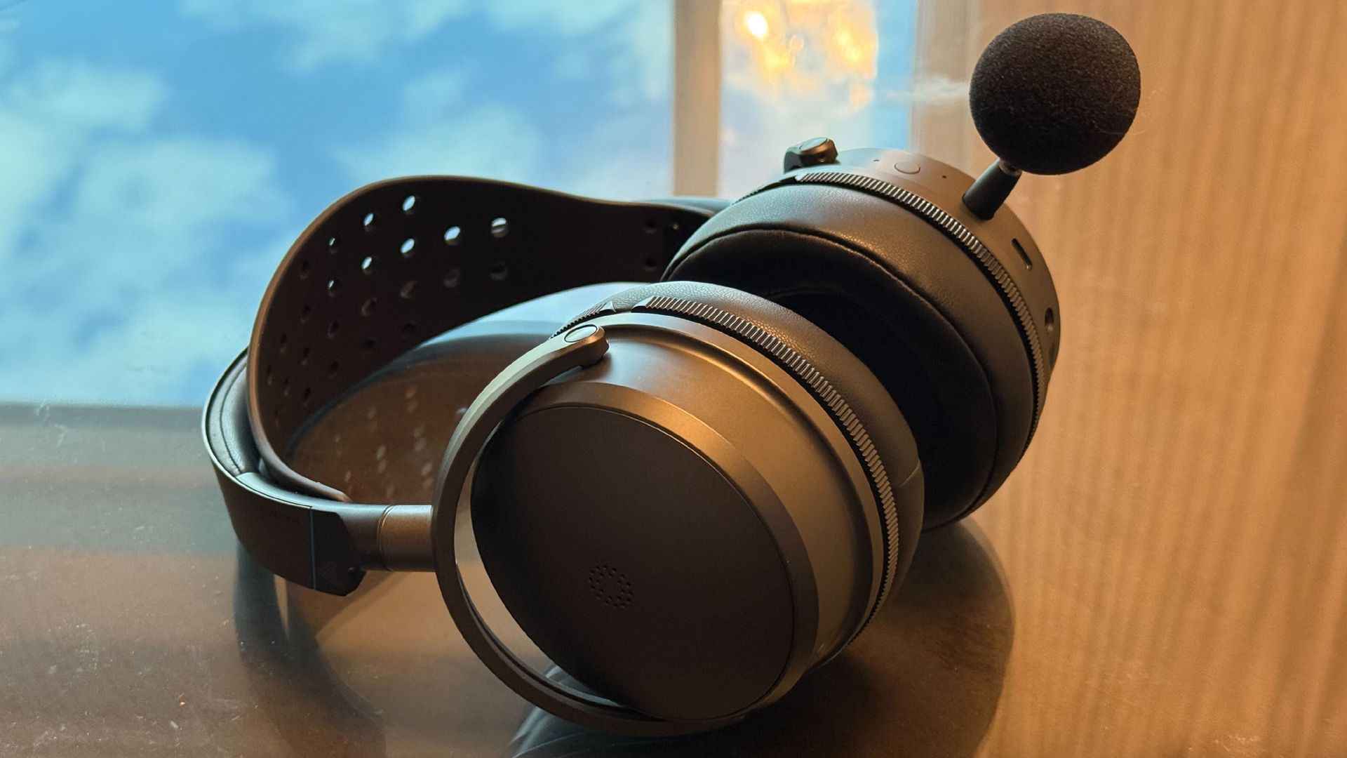 Audeze launched its new Maxwell 2 planar magnetic gaming headset at CES 2026, with improved audio and mic technology, and swappable side plates.