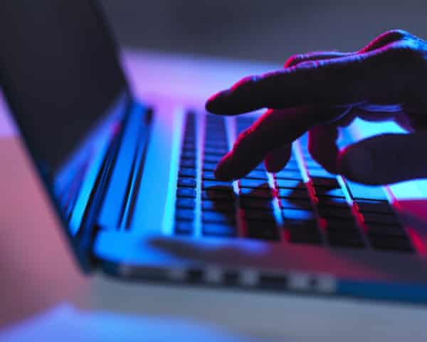 Robert Booth / The Guardian:
Experts warn of threat to democracy from ‘AI bot swarms’ infesting social media&nbsp; —&nbsp; Misinformation technology could be deployed at scale to disrupt 2028 US presidential election, AI researchers say&nbsp; —&nbsp; Political leaders could soon…