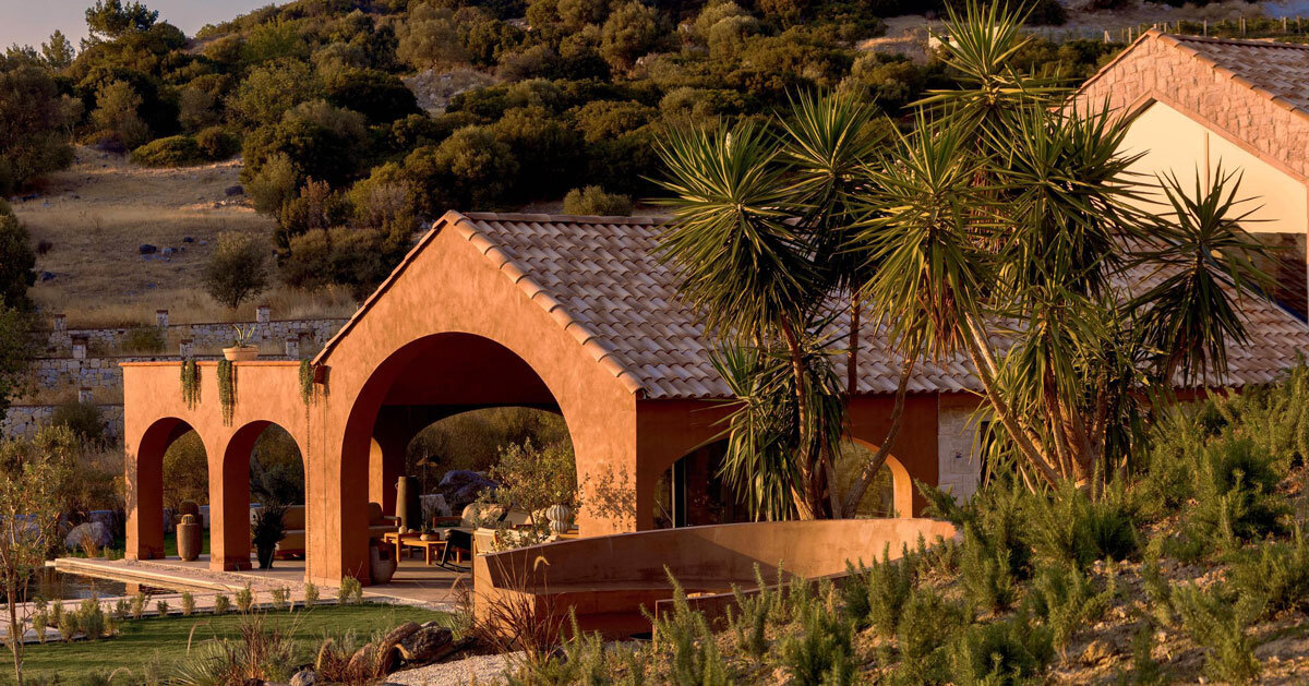 locally sourced limestone, wood, lime plaster, and hemp define the material palette.
The post lime-washed facade in terracotta tones enfolds urla family home in turkey appeared first on designboom | architecture & design magazine.