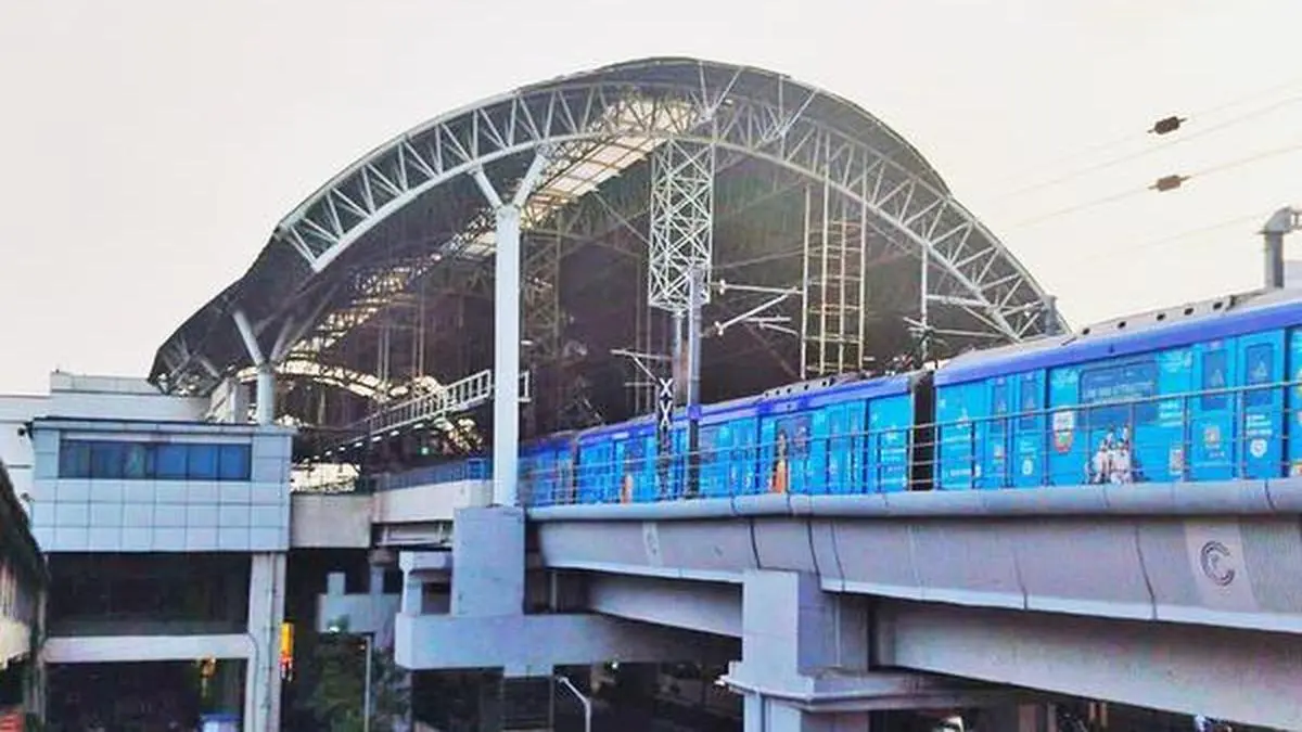 Chennai Metro Rail reports a 6% increase in passenger travel, reaching 11.19 crore in 2025, showcasing significant growth.