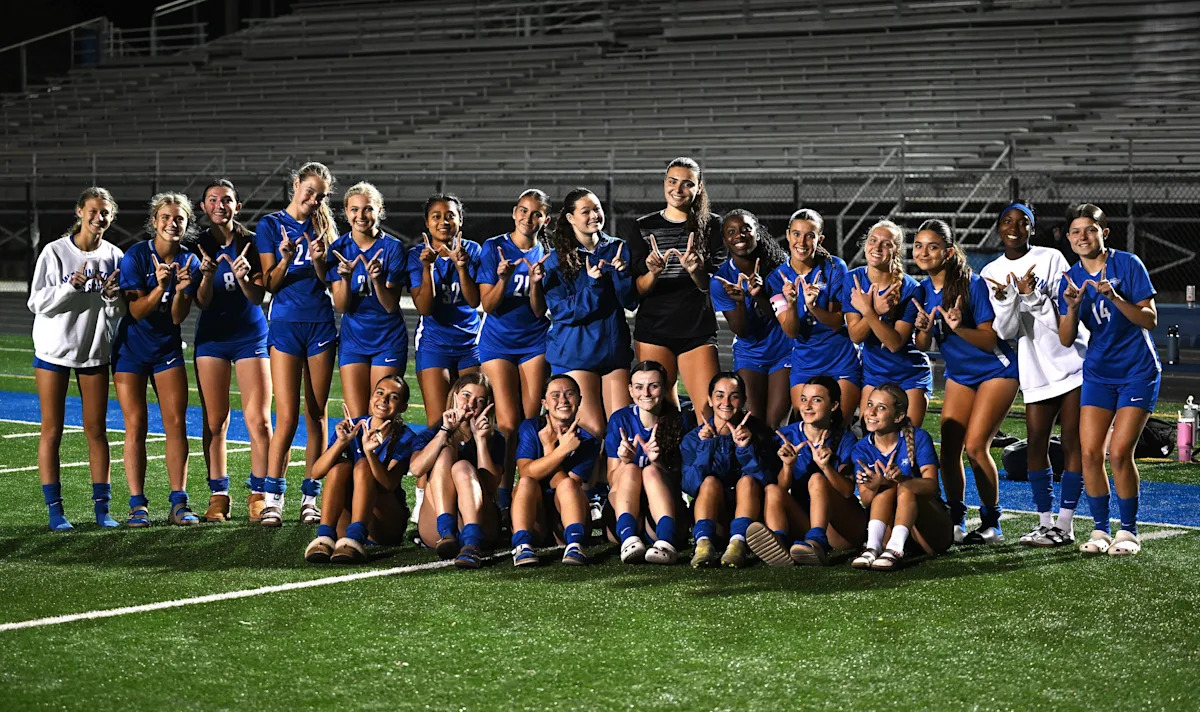 Mia Ciezak scored and assisted in a game that featured the continued success of an interim head coach.