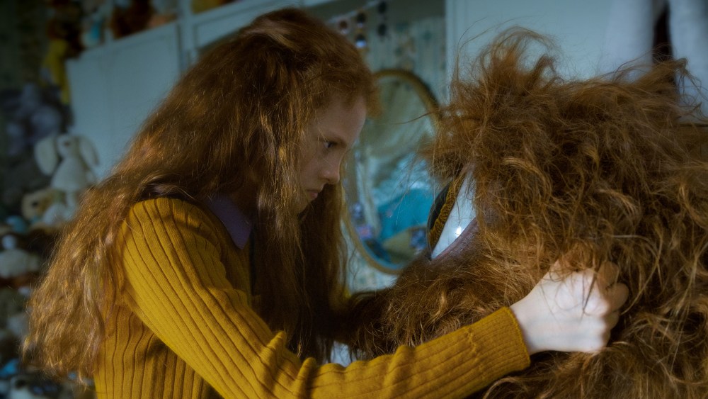 In “Fing!,” Jeffrey Walker’s whimsical thing of wonder, Mr. and Mrs. Christopher and Maureen Meek (Blake Harrison and Mia Wasikowska) couldn’t have been more aptly christened with that quirky last name. Two geeky, modest and exceedingly mild-mannered libraria…