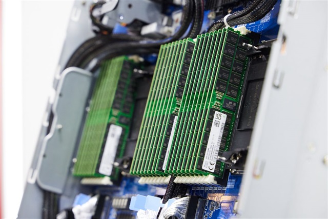 Memory demand remains strong, intensifying the industry's supply-demand imbalance. Contract prices for the first quarter of 2026 are rising sharply, with major South Korean memory suppliers releasing new quotations showing DDR5 price hikes of up to 80%, while…
