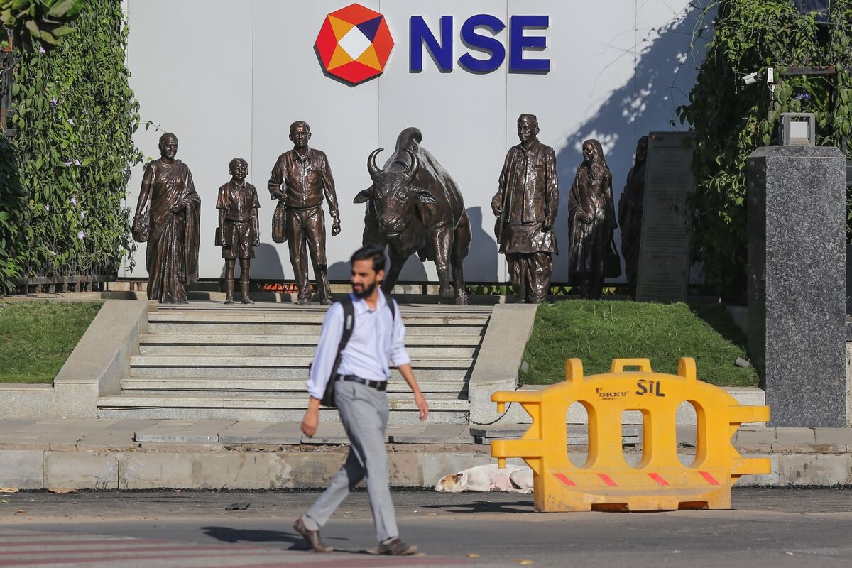 Rajesh Mascarenhas / Bloomberg:
Data analytics company Fractal, which became India's first AI unicorn in 2022, raised $313M in its Mumbai IPO; its shares fell 5% amid a weak Indian IPO market&nbsp; —&nbsp; Fractal Analytics Ltd. shares fell in their Mumbai trading debu…