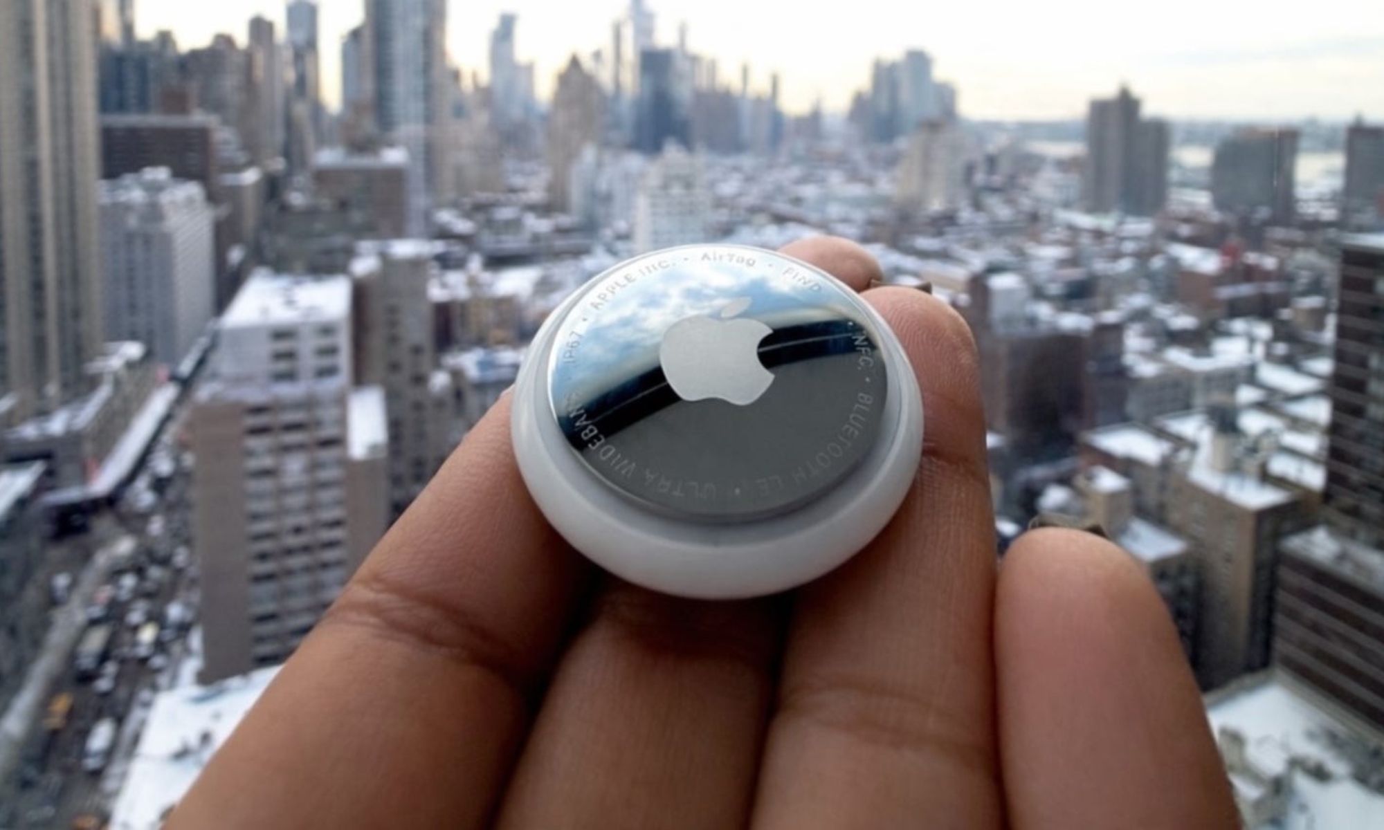 The global wearables market keeps pushing forward. Brands shipped 136.5 million units in Q2 2025, which marked a 9.6% jump from Q2 2024. Some areas have hit a ceiling, AI pendants gain ground.&nbsp;Apple AI pendant leaks hint that Cupertino wants..
The post Apple …