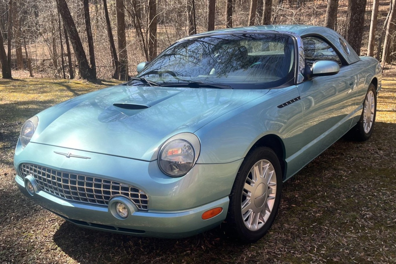 This 2002 Ford Thunderbird was purchased by the seller on BaT in October 2025 and now has 45k miles. It is finished in Thunderbird Blue over blue and black leather and is powered by a 3.9-liter V8 paired with a five-speed automatic transmission. Equipment inc…
