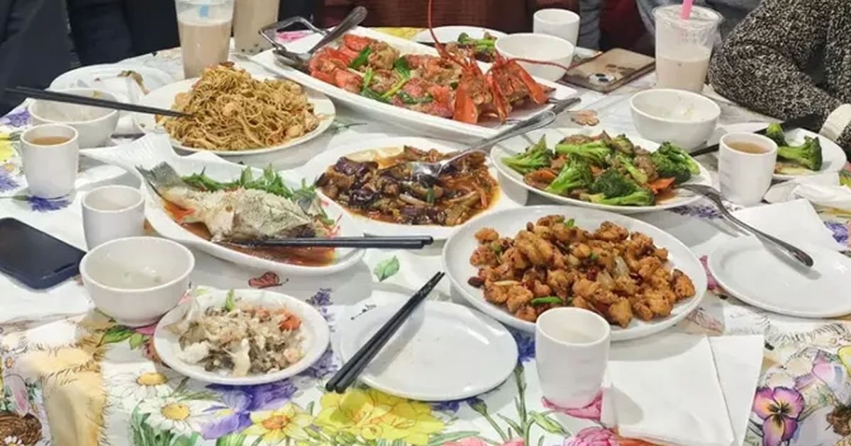 Now that Toronto's&nbsp;iconic Yonge and Eglinton Manarin Buffet location has closed its doors, central areas in the city are in sore need of all-you-can-eat Chinese food options, and one recently-opened restaurant serves exactly that.It's right there in the name:…