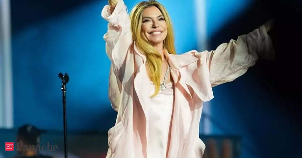 Shania Twain, the Queen of Country Pop, embodies resilience and ambition, transforming country music with a pop-infused sound. Her career highlights the importance of seizing opportunities, as she urges, 'It's important to give it all you have while you have …