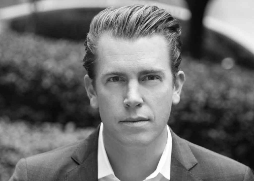 EXCLUSIVE: Former CIA analyst turned espionage writer David McCloskey (Damascus Station) has struck an exclusive multi-year first-look deal with Prologue Entertainment, the independent production studio behind the 2025 Netflix thrillers A House of Dynamite an…