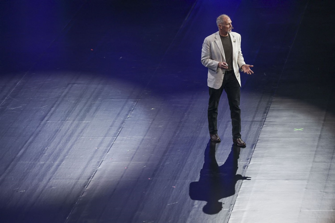 Robert Playter will step down as chief executive of Boston Dynamics, effective immediately, the company said Tuesday, marking the end of a tenure that spanned more than three decades at the robotics firm.