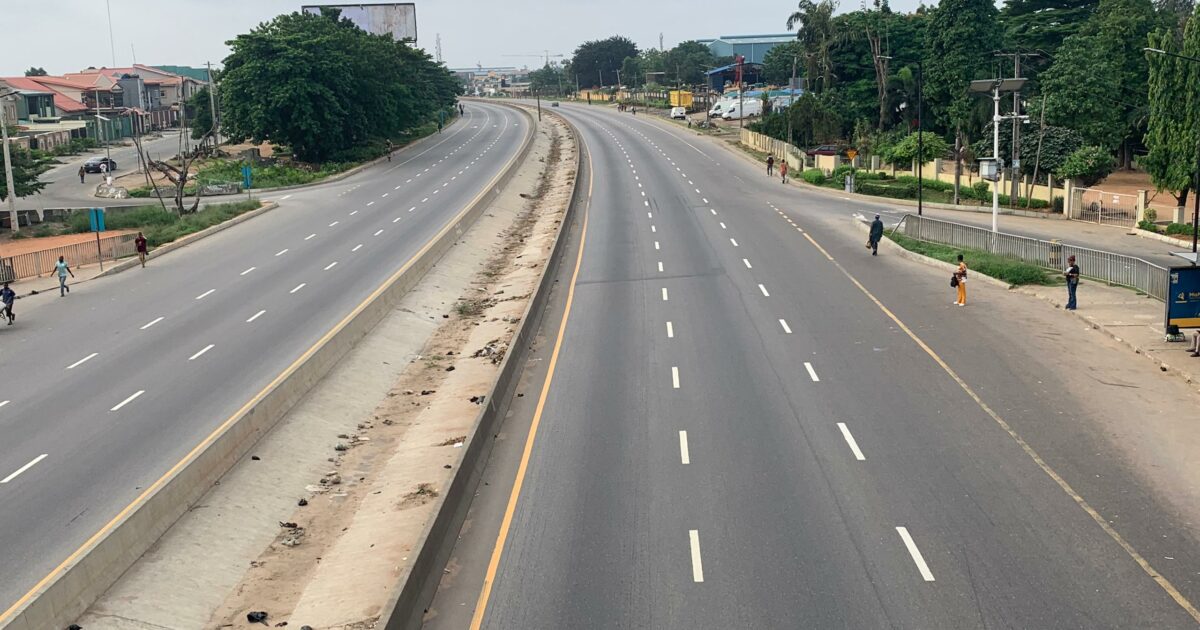 A middle-aged woman has died in a fatal road accident at Iwo Road, Oyo. The multiple-vehicle crash was reportedly caused by brake failure.

Read More: https://punchng.com/one-dies-in-oyo-road-accident/