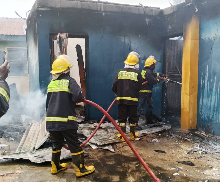 Read about two separate fire incidents in Oyo State that gutted a petrol station in Ogbomoso and a church in Afijio. No casualties were reported.

Read More: https://punchng.com/fire-guts-petrol-station-church-in-oyo/