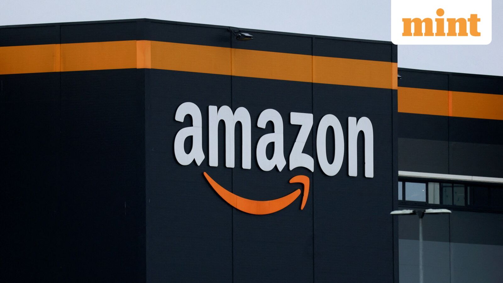 As the zero-commission model gains momentum in small towns and rural markets, Amazon is leaning on lower commissions for cheaper goods to attract small sellers to the platform.&nbsp;&nbsp;