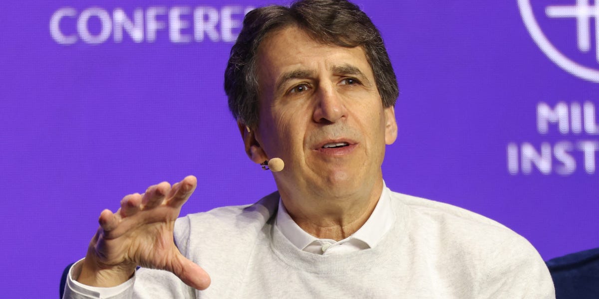 Apollo sees over $1.5 billion in requested outflows from investors in its private credit fund, but only allowed $730 million to redeem.