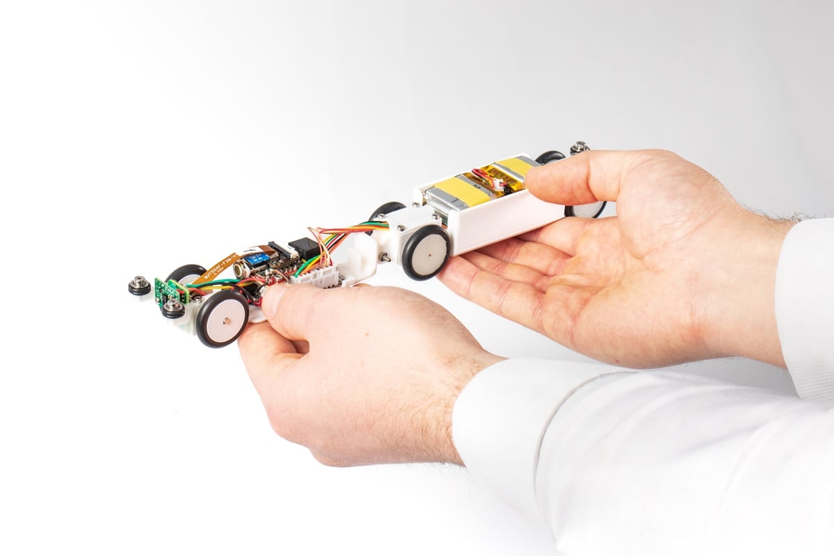 Bots hunt deformed RF contacts inside the collider's 27 km vacuum tubes The UK Atomic Energy Authority (UKAEA) and CERN have jointly developed a "mouse-sized robot" to inspect parts of the Large Hadron Collider (LHC) that are out of reach to humans.…