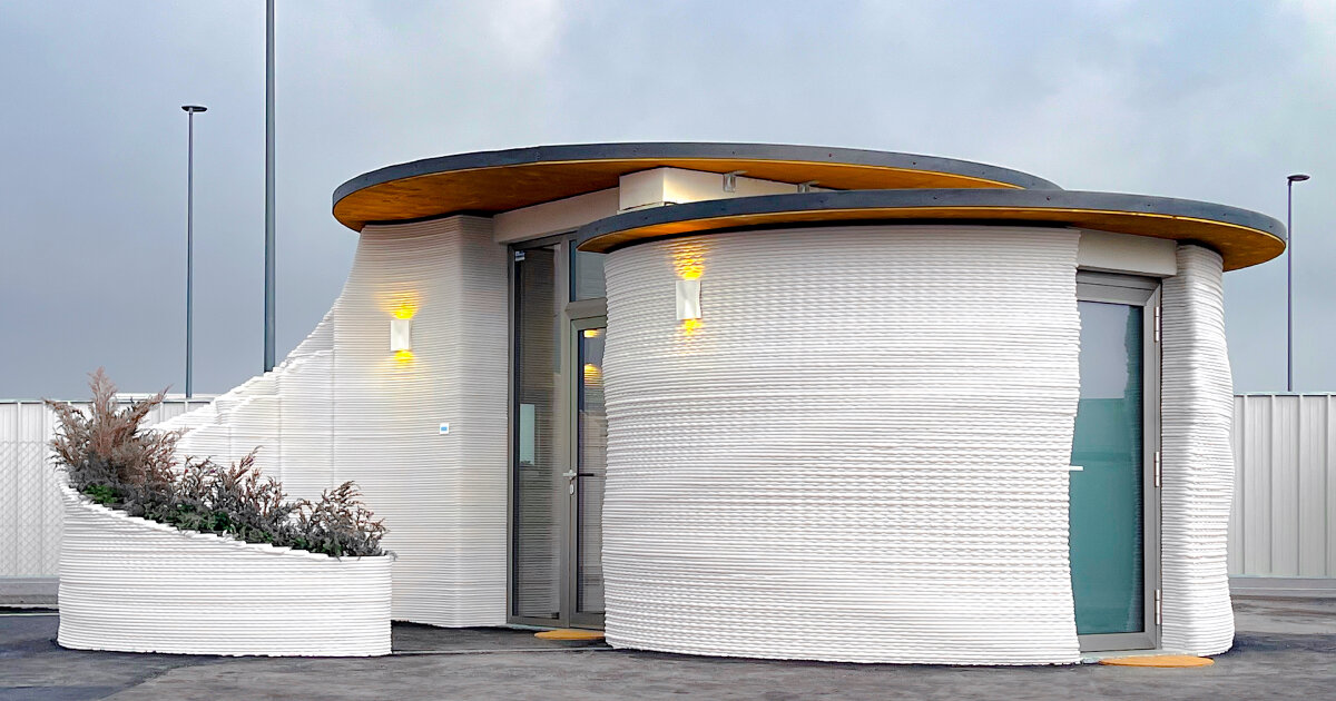 designed by WASP, the structure acts as a small service building inside the logistics park of milan bergamo airport.
The post lime-based walls that can capture carbon forms first 3D printed airport building in bergamo appeared first on designboom | architectu…