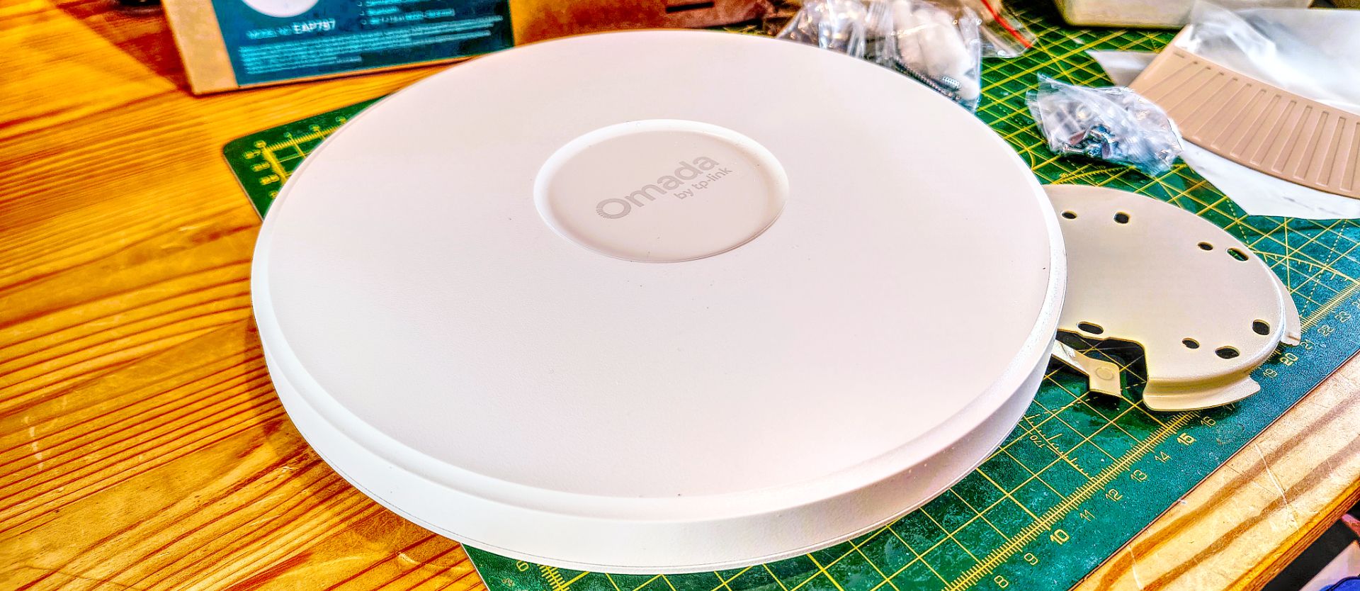 The TP-Link Omada EAP787 is an Enterprise-class ceiling access point that uses 10GbE PoE++ technology for easy deployment.