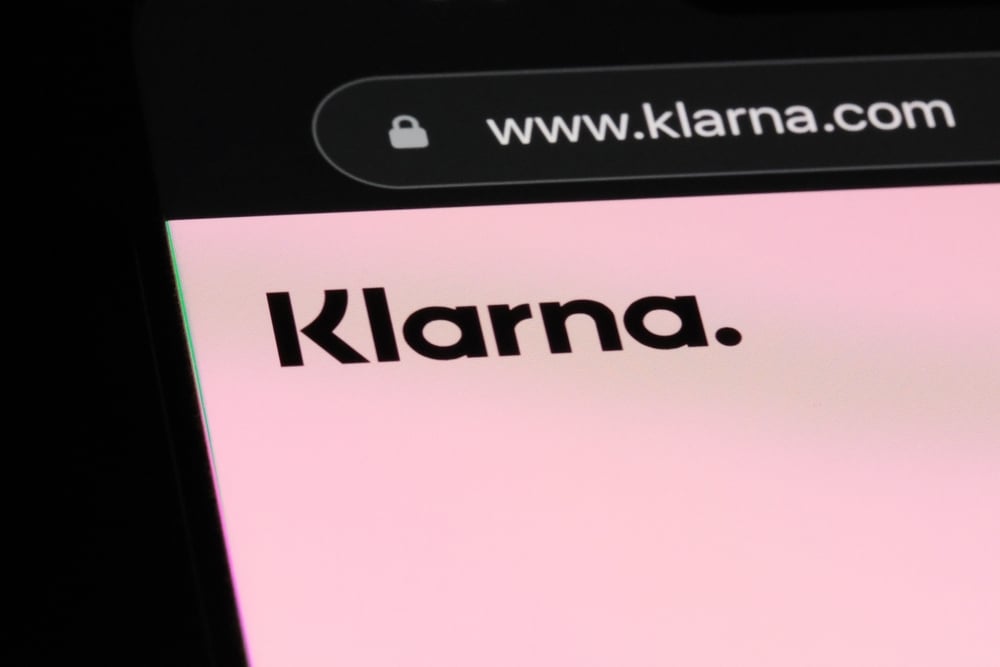 Klarna Group PLC's (NYSE:KLAR) "buy now, pay later" promise is colliding with a harsh public-market reality. Just months after its 2025 IPO, Klarna reported ...