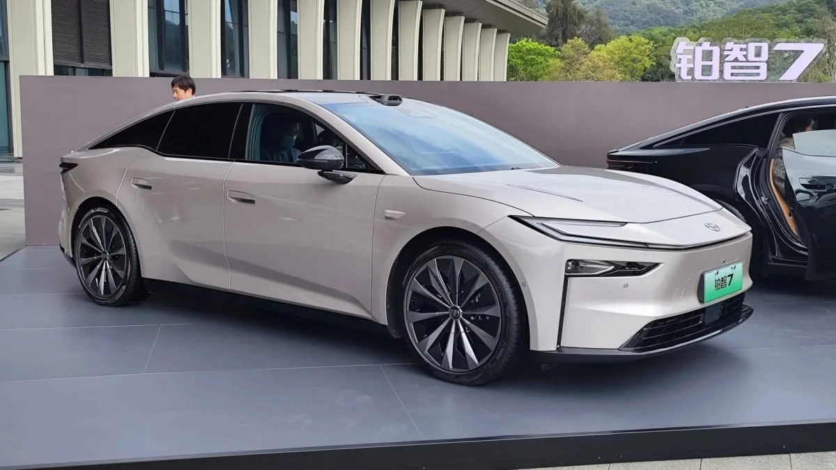 Toyota has launched a new electric sedan in China together with its local joint venture partner GAC (Guangzhou Automobile Group Co), the full-size bZ7. First...