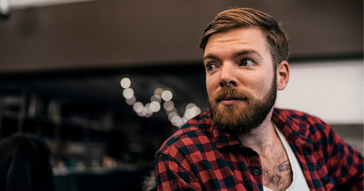 New Florida homeowner expects a quiet HOA street, but gets a neighbor running a loud driveway nightclub and construction shop, forcing him to document everything just to make him turn it down - The internet has generated a huge amount of laughs from cats and …