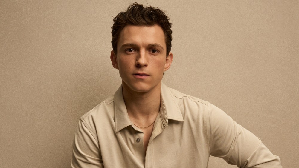 In an interview, the English actor discusses his Vuori partnership, the campaign’s message of resilience, and fitness, sobriety and balance.