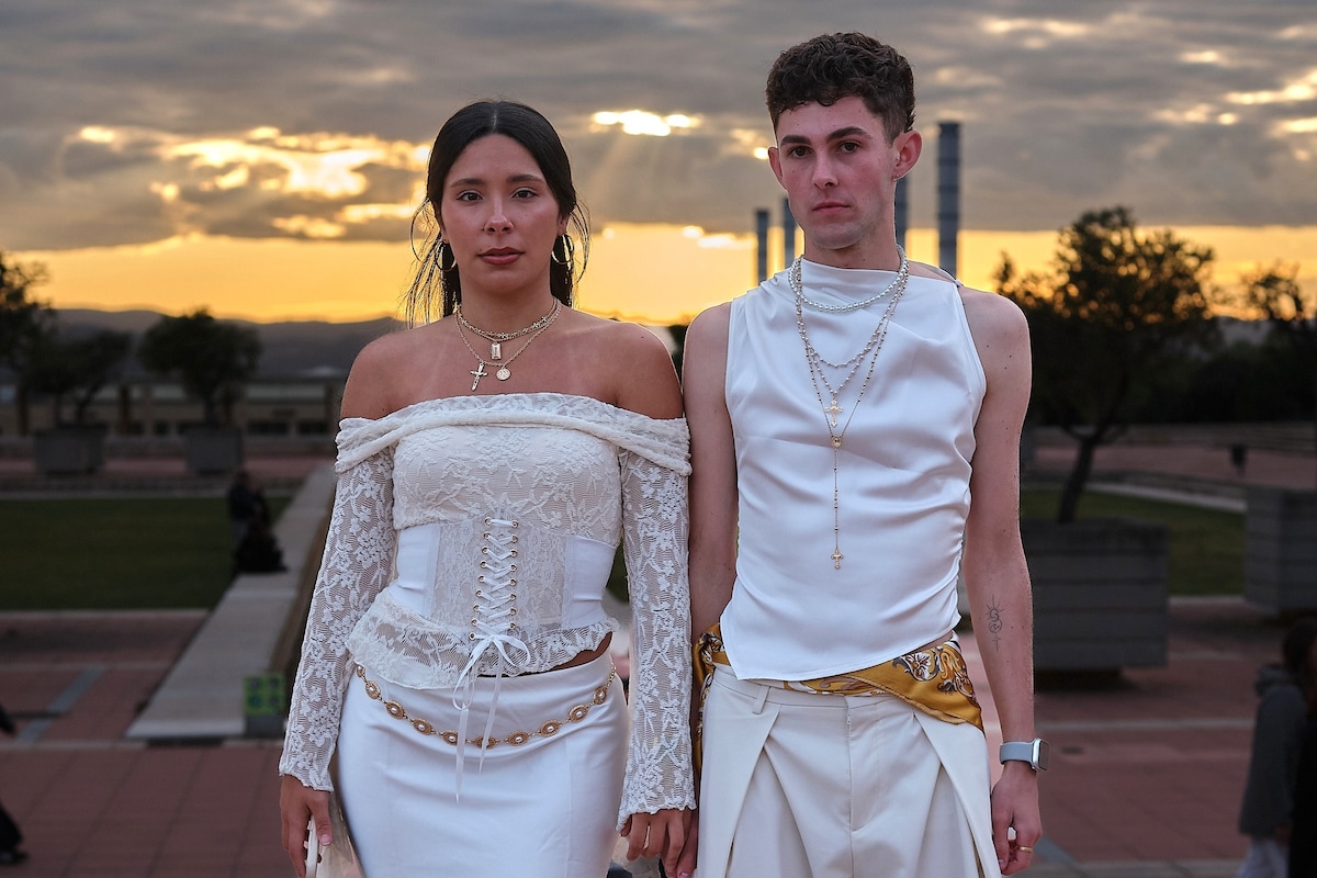 The superstar’s latest tour made its Spanish homecoming this week, and fans flocked to the arena in quasi-religious garments