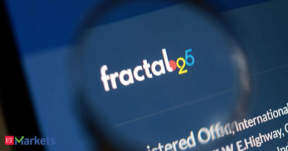 Fractal Analytics crossed its IPO price for the first time since listing as the stock rallied 8% in two sessions, even as retail ownership slipped in Q4. Experts say the AI theme remains strong but caution that sustained gains depend on the stock holding key …
