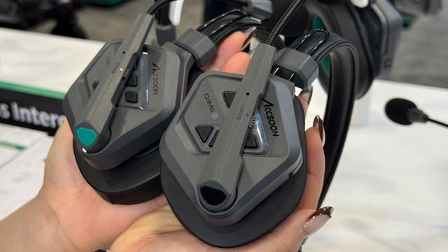 At NAB 2026 in Las Vegas, Accsoon was showing its new CoMo 2, a 1.9GHz full-duplex wireless intercom system, engineered for communication with a range of up to&nbsp;1312ft (400m). It supports&nbsp;up to 9&nbsp;users to communicate together, ensuring reliable and efficient c…