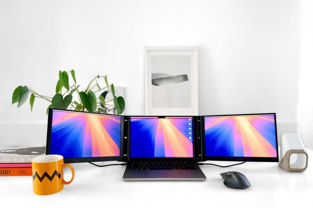 Macworld






At a glance
Expert's Rating


Pros

<ul>
<li>Adds two 14-inch screens</li>



<li>Portable</li>



<li>High QHD resolution</li>



<li>Easy setup</li>
</ul>





Cons

<ul>
<li>Could be unwieldy in some environments</li>



<li>Requires s…