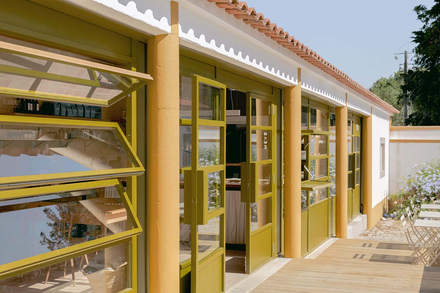 Set within 18 hectares of pine forest just outside Lisbon, Doma Portugal continues its gradual transformation into a contemporary hospitality destination. The estate brings together rooms, glamping, co-working, a spa and a year-round programme of wellness; no…