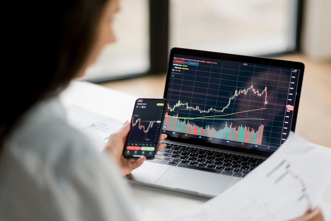 Discover which of the three giants of the AI era, CoreWeave, Nvidia and Palantir, offers the best value for your portfolio based on growth and valuation.