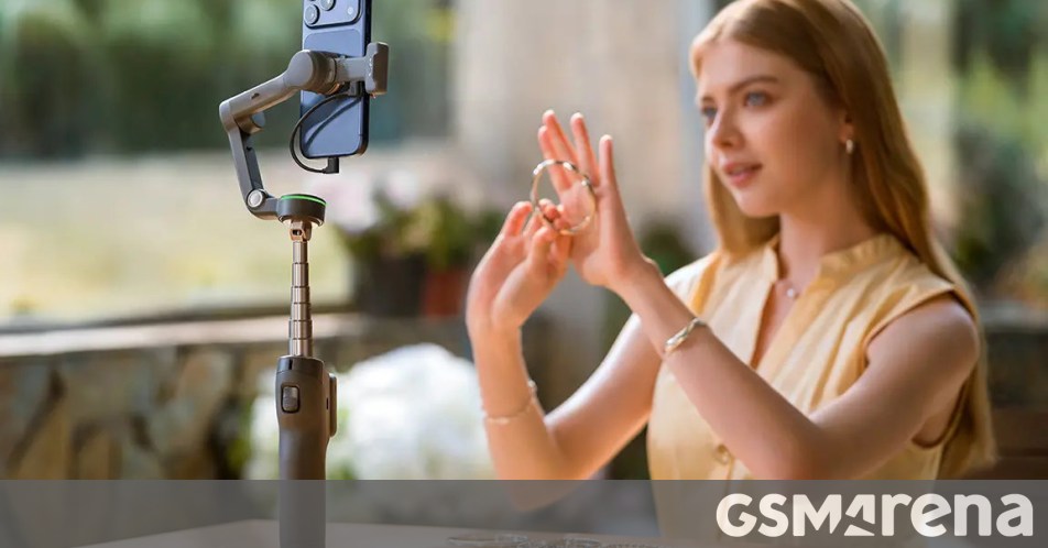 DJI has just unveiled the Osmo Mobile 8P smartphone gimbal. We assume the "P" stands for "Pro" but for some reason DJI doesn't want to use that word. Anyway, the key feature here is that there's a detachable remote, with a touchscreen that mirrors the view fr…