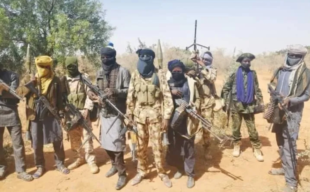 Armed terrorists launch a coordinated attack on three Oyo schools, killing a headmaster and abducting many pupils and teachers, sparking chaos and a manhun

Read More: https://punchng.com/terrorists-strike-three-oyo-schools/