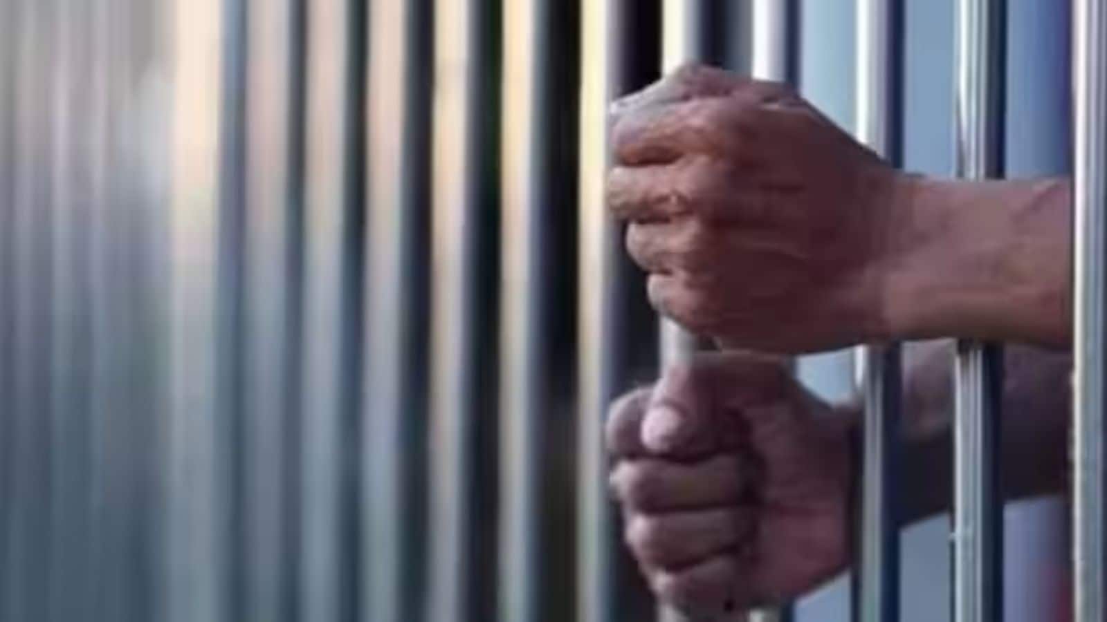 The convict had been serving a life sentence at Bengaluru Central Prison in connection with a 2001 kidnapping-for-ransom case and was released from prison on November 13, 2018, following the submission of Supreme Court documents.