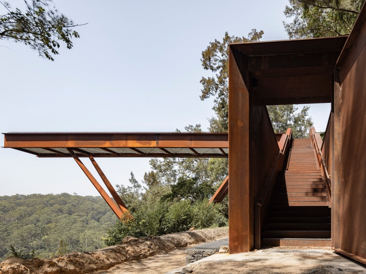 Sydney Just Opened a 42-Metre Steel Lookout Over a Former QuarryIf you told me a 42-metre platform made of weathering steel, suspended over a former rock quarry, would be one of the most compelling pieces...