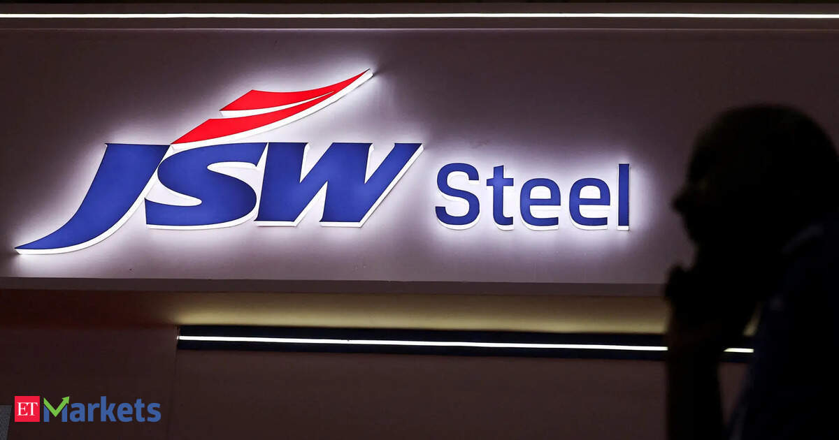 JSW Steel reported a significant 11-fold surge in consolidated net profit for the March quarter, reaching Rs 16,370 crore. This impressive growth was accompanied by a 14% year-on-year increase in revenue from operations, which stood at Rs 51,180 crore for Q4F…