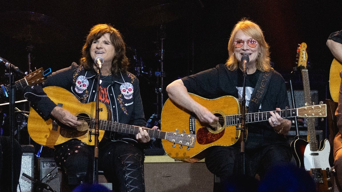 The duo say they're going on the road anyway, and will be joined by Lucy Wainwright Roche
The post Indigo Girls Singer Emily Saliers Diagnosed With 2 Disorders Affecting Her Voice: ‘There’s No Cure’ appeared first on TheWrap.