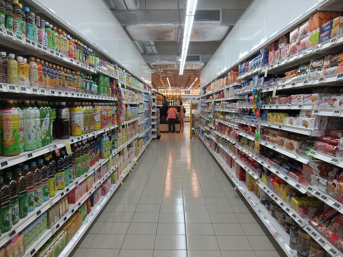 Maplebear Inc. (NASDAQ:CART) is one of the best low priced growth stocks to invest in now. On May 13, Instacart expanded its self-serve Ads Manager to retail...