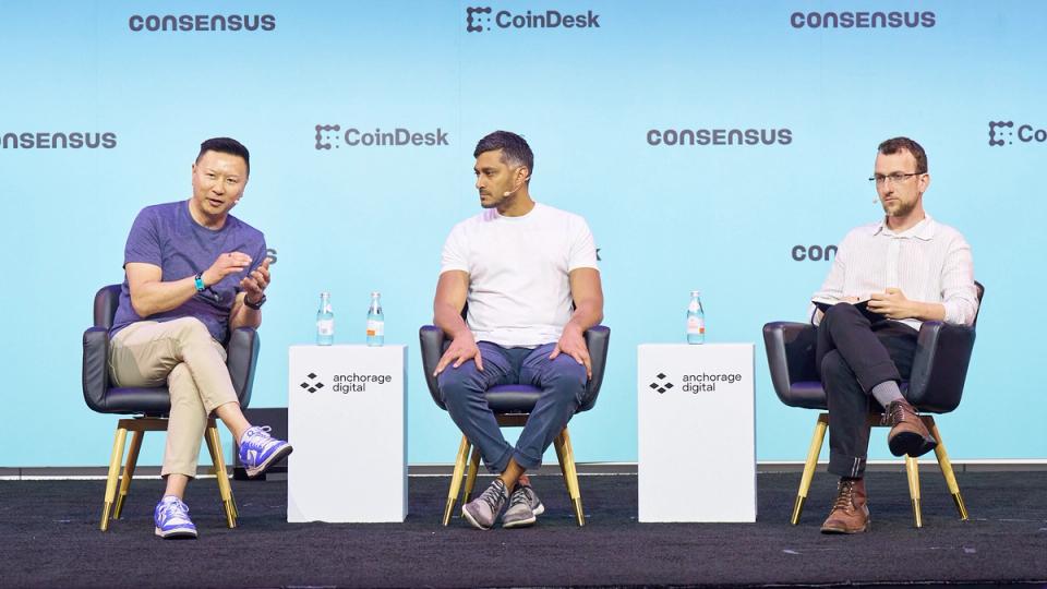 Payward and Kraken co-CEO Arjun Sethi says the exchange is “80% ready” to go public, as a new partnership with MoneyGram aims to expand access to digital assets by solving last-mile cash conversion.