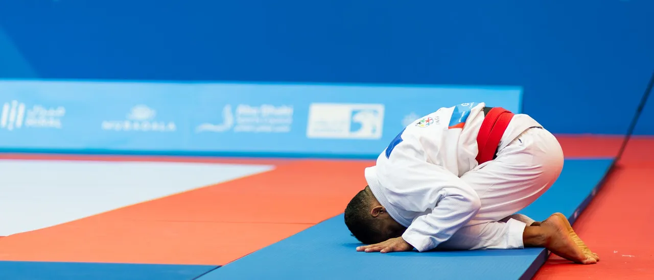 Jassim Alhatem, a jiu-jitsu gold medalist for Kuwait, rejected to shake the hand of Israeli bronze medalist Yoav Manor in a medal ceremony Friday.
