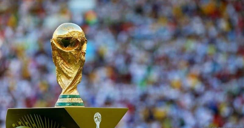 The 2026 World Cup's chaotic start highlights the growing influence of crypto partnerships, potentially reshaping sports sponsorship dynamics.
The post 2026 World Cup opening match sees three red cards as crypto partners circle the tournament appeared first o…