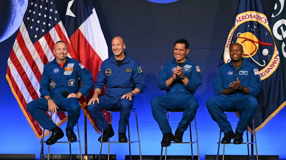 NASA announced the four-person crew for Artemis III, which will test lunar landers for future missions to land on the moon. Former NASA astronaut Steve Robin...