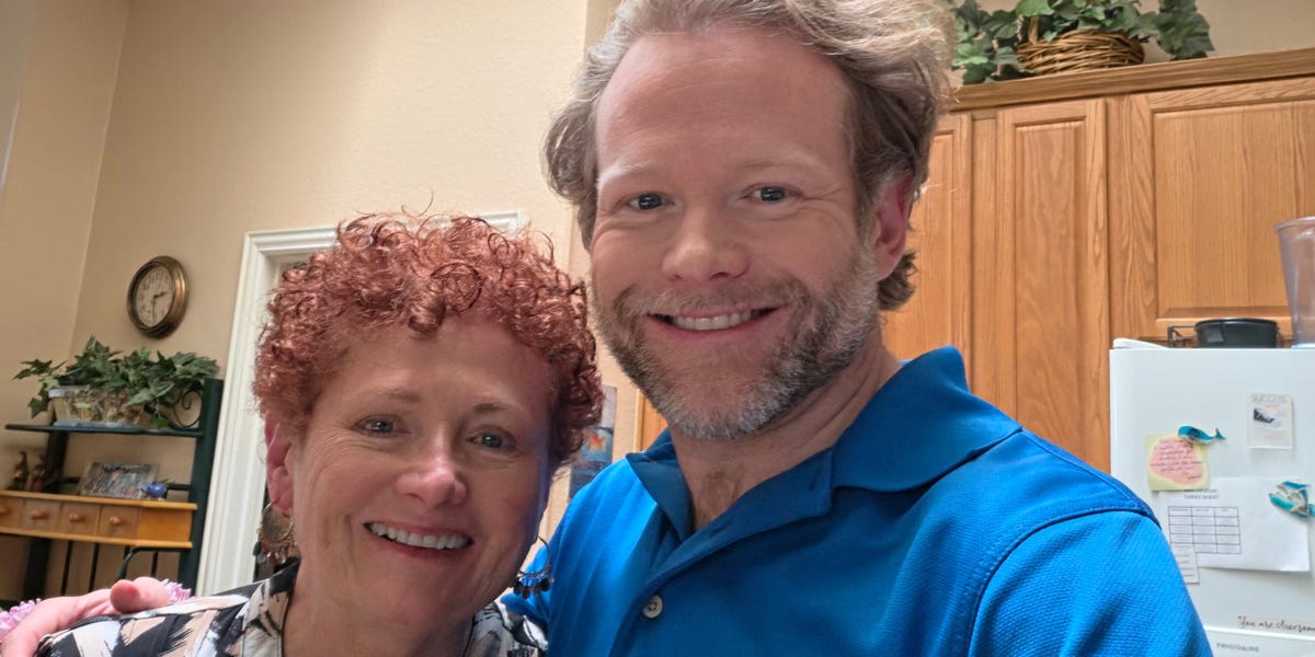 Carol Merlo wanted to build her own website without Weebly or Wix. She asked her son, Kevin Masterson, to help.